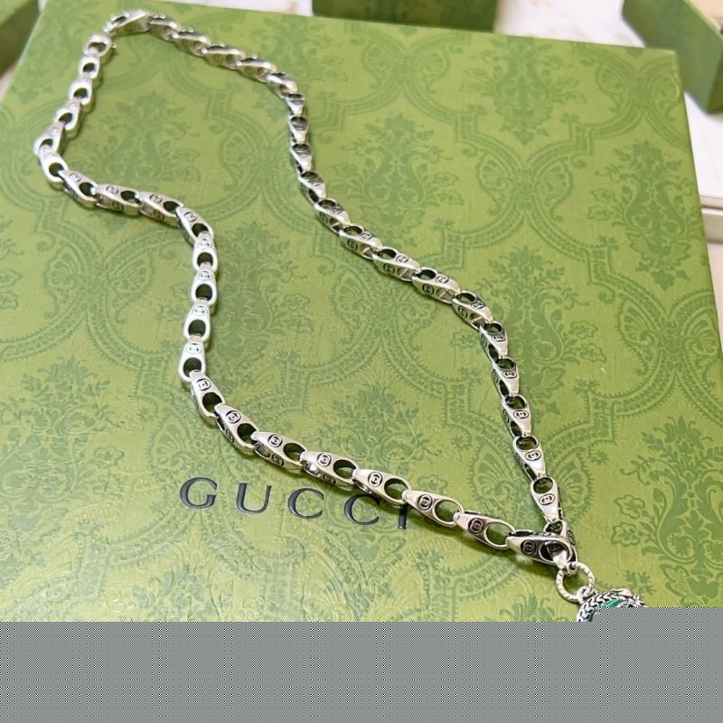 G*u*i necklaces